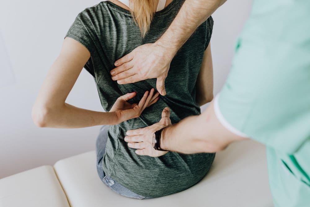 تنگی کانال نخاعی چیست و چه علائمی دارد؟